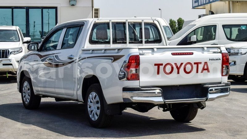 Big with watermark toyota hilux benign import dubai 7709
