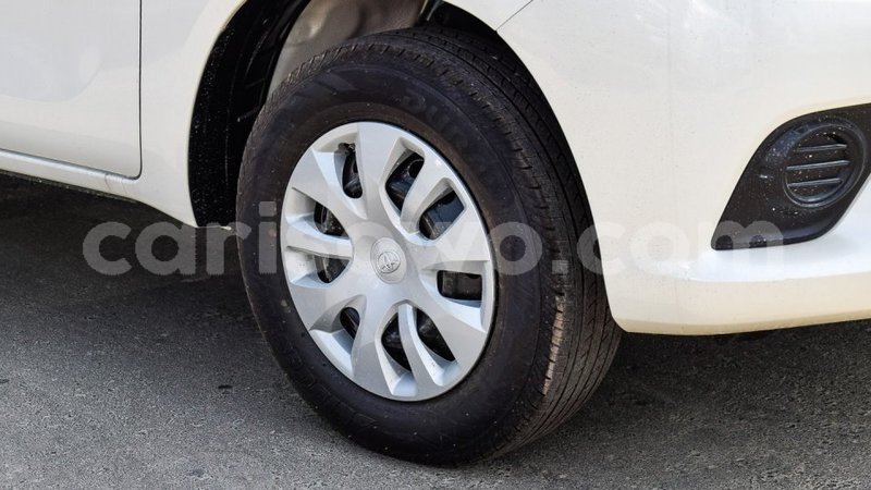 Big with watermark toyota hilux benign import dubai 7709