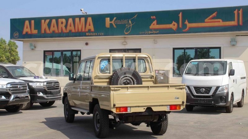 Big with watermark toyota land cruiser benign import dubai 7710