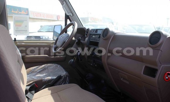 Buy Import Toyota Land Cruiser Beige Car in Import - Dubai in Benign Buy Import Toyota Land Cruiser Beige Car in Import - Dubai in Benign