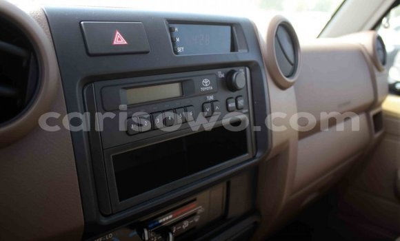 Buy Import Toyota Land Cruiser Beige Car in Import - Dubai in Benign Buy Import Toyota Land Cruiser Beige Car in Import - Dubai in Benign