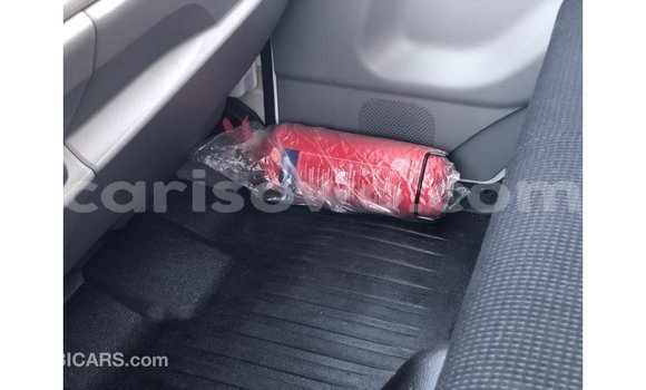 Sayi Imported Mitsubishi Carisma White Mota in Import - Dubai a Benin Sayi Imported Mitsubishi Carisma White Mota in Import - Dubai a Benin