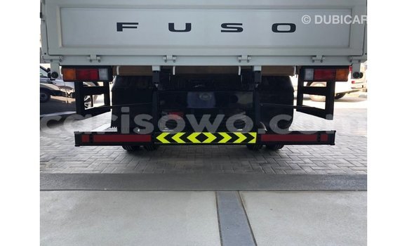 Sayi Imported Mitsubishi Carisma White Mota in Import - Dubai a Benin Sayi Imported Mitsubishi Carisma White Mota in Import - Dubai a Benin