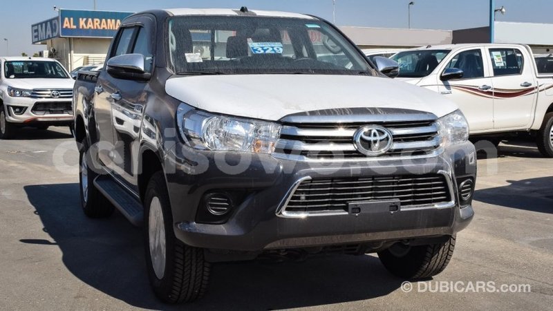 Big with watermark toyota hilux benign import dubai 7714