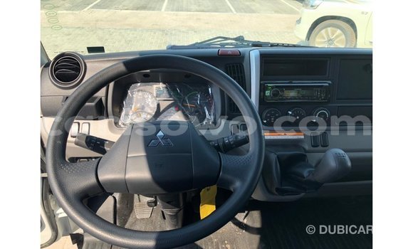 Sayi Imported Mitsubishi Carisma White Mota in Import - Dubai a Benin Sayi Imported Mitsubishi Carisma White Mota in Import - Dubai a Benin