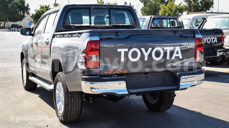 Big with watermark toyota hilux benign import dubai 7719