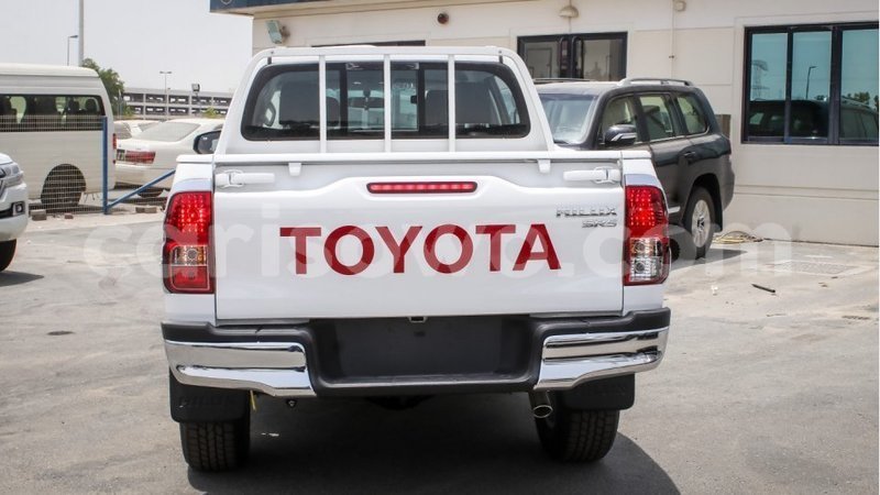 Big with watermark toyota hilux benign import dubai 7720