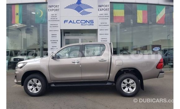 Sayi Imported Toyota Hilux Brown Mota in Import - Dubai a Benin Sayi Imported Toyota Hilux Brown Mota in Import - Dubai a Benin