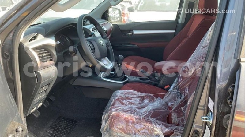 Big with watermark toyota hilux benign import dubai 7724