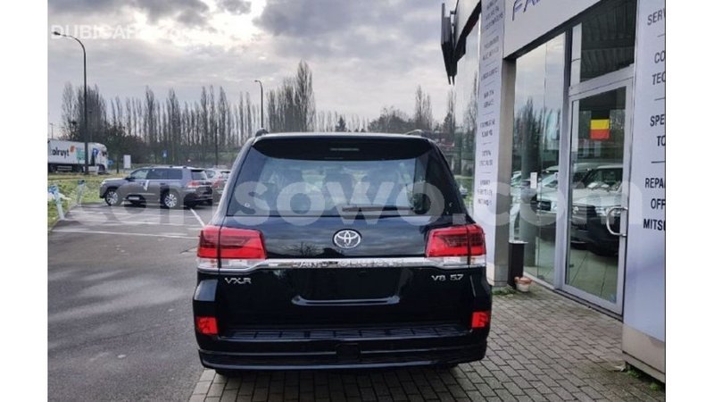 Big with watermark toyota land cruiser benin import dubai 7729