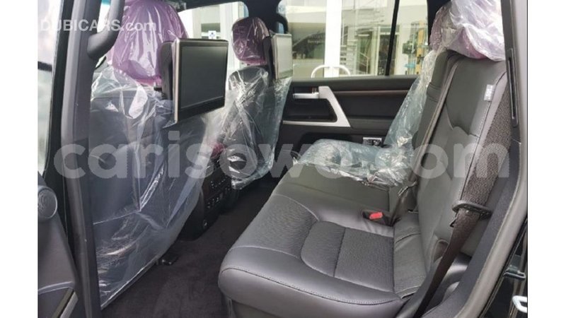 Big with watermark toyota land cruiser benin import dubai 7729