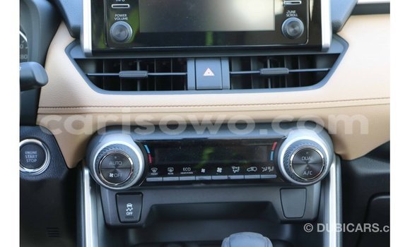 Sayi Imported Toyota HiAce White Babbar mota in Import - Dubai a Benin Sayi Imported Toyota HiAce White Babbar mota in Import - Dubai a Benin