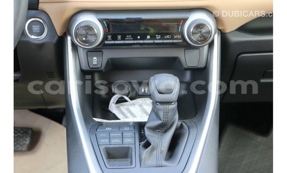 Sayi Imported Toyota HiAce White Babbar mota in Import - Dubai a Benin Sayi Imported Toyota HiAce White Babbar mota in Import - Dubai a Benin