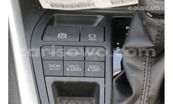 Sayi Imported Toyota HiAce White Babbar mota in Import - Dubai a Benin Sayi Imported Toyota HiAce White Babbar mota in Import - Dubai a Benin