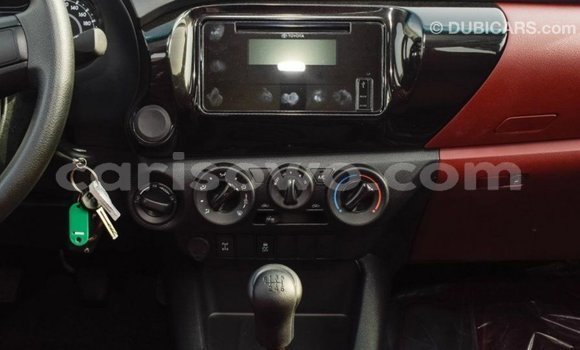 Ra Imported Toyota Hilux funfun Ọkọ̀ in Import - Dubai ni Benin Ra Imported Toyota Hilux funfun Ọkọ̀ in Import - Dubai ni Benin