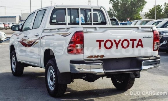 Ra Imported Toyota Hilux funfun Ọkọ̀ in Import - Dubai ni Benin Ra Imported Toyota Hilux funfun Ọkọ̀ in Import - Dubai ni Benin