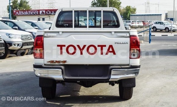 Ra Imported Toyota Hilux funfun Ọkọ̀ in Import - Dubai ni Benin Ra Imported Toyota Hilux funfun Ọkọ̀ in Import - Dubai ni Benin