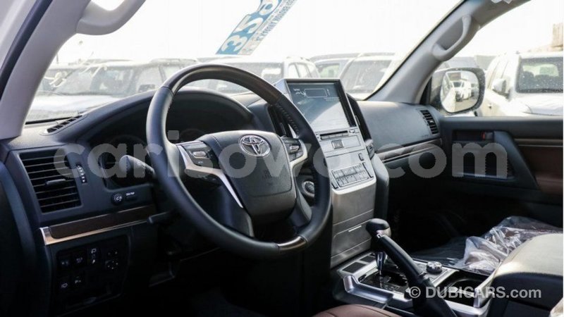 Big with watermark toyota land cruiser benign import dubai 7735