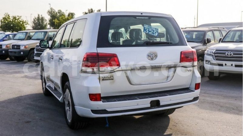 Big with watermark toyota land cruiser benin import dubai 7735
