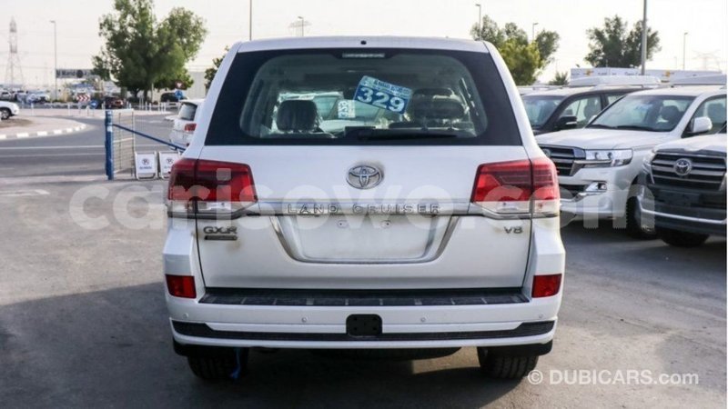 Big with watermark toyota land cruiser benign import dubai 7735