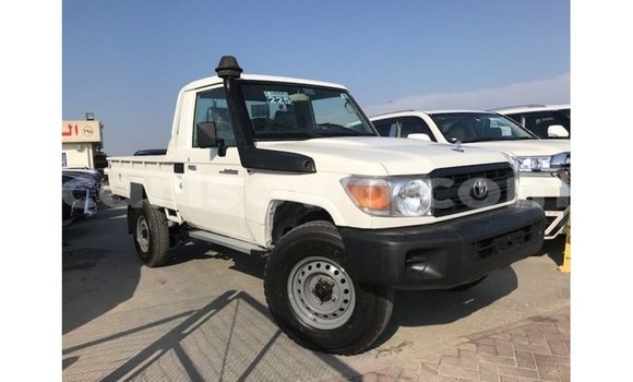 Buy Import Toyota Land Cruiser White Car in Import - Dubai in Benign Buy Import Toyota Land Cruiser White Car in Import - Dubai in Benign