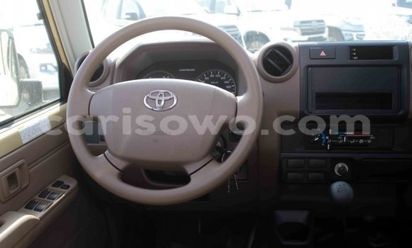 Acheter Import Voiture Toyota Land Cruiser Beige à Import - Dubai, Benin Acheter Import Voiture Toyota Land Cruiser Beige à Import - Dubai, Benin