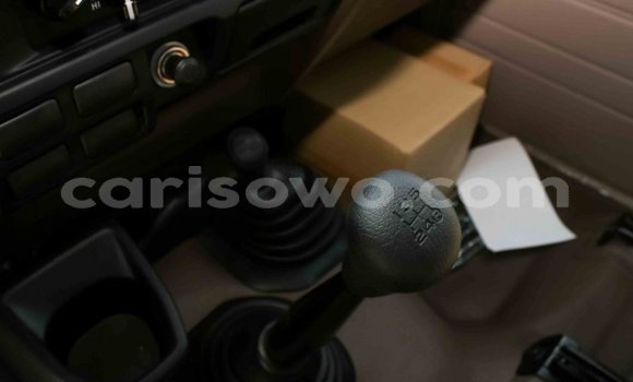 Acheter Import Voiture Toyota Land Cruiser Beige à Import - Dubai, Benin Acheter Import Voiture Toyota Land Cruiser Beige à Import - Dubai, Benin