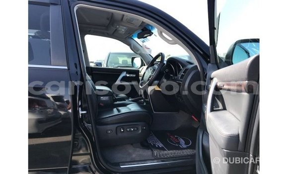 Acheter Import Voiture Toyota Land Cruiser Noir à Import - Dubai, Benin Acheter Import Voiture Toyota Land Cruiser Noir à Import - Dubai, Benin