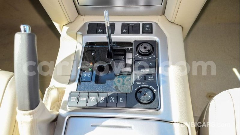 Big with watermark toyota land cruiser benin import dubai 7749