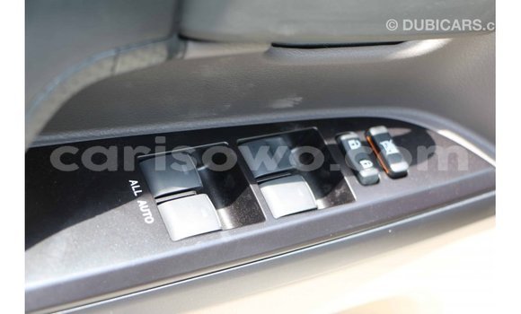 Acheter Import Voiture Toyota Land Cruiser Blanc à Import - Dubai, Benin Acheter Import Voiture Toyota Land Cruiser Blanc à Import - Dubai, Benin