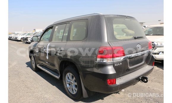 Acheter Import Voiture Toyota Land Cruiser Noir à Import - Dubai, Benin Acheter Import Voiture Toyota Land Cruiser Noir à Import - Dubai, Benin