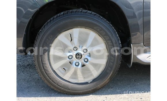 Acheter Import Voiture Toyota Land Cruiser Noir à Import - Dubai, Benin Acheter Import Voiture Toyota Land Cruiser Noir à Import - Dubai, Benin