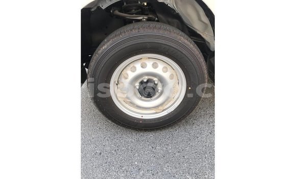 Acheter Import Voiture Toyota Hilux Blanc à Import - Dubai, Benin Acheter Import Voiture Toyota Hilux Blanc à Import - Dubai, Benin