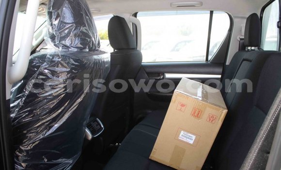 Sayi Imported Toyota Hilux Sauran Mota in Import - Dubai a Benin Sayi Imported Toyota Hilux Sauran Mota in Import - Dubai a Benin