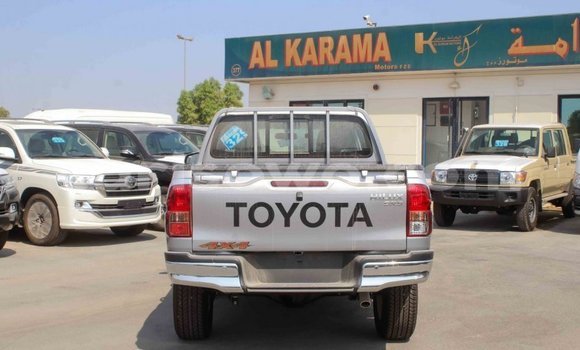 Sayi Imported Toyota Hilux Sauran Mota in Import - Dubai a Benin Sayi Imported Toyota Hilux Sauran Mota in Import - Dubai a Benin
