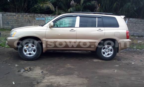 Acheter Occasion Voiture Toyota Highlander Marron à Cotonou, Benin Acheter Occasion Voiture Toyota Highlander Marron à Cotonou, Benin