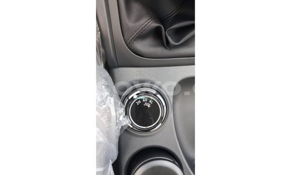 Sayi Imported Mitsubishi L200 White Mota in Import - Dubai a Benin Sayi Imported Mitsubishi L200 White Mota in Import - Dubai a Benin