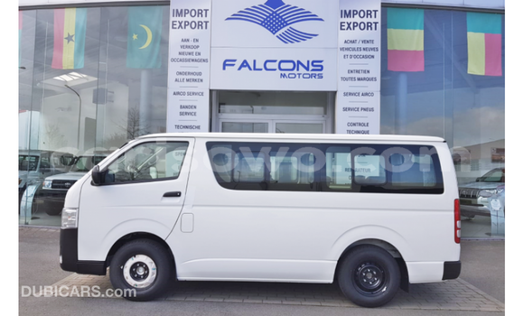 Sayi Imported Toyota Hiace White Mota in Import - Dubai a Benin Sayi Imported Toyota Hiace White Mota in Import - Dubai a Benin