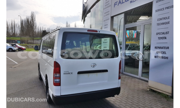 Sayi Imported Toyota Hiace White Mota in Import - Dubai a Benin Sayi Imported Toyota Hiace White Mota in Import - Dubai a Benin