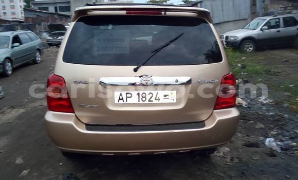 Acheter Occasion Voiture Toyota Highlander Marron à Cotonou, Benin Acheter Occasion Voiture Toyota Highlander Marron à Cotonou, Benin