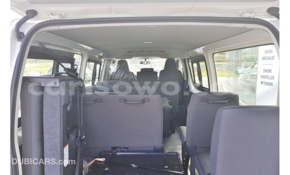 Sayi Imported Toyota Hiace White Mota in Import - Dubai a Benin Sayi Imported Toyota Hiace White Mota in Import - Dubai a Benin