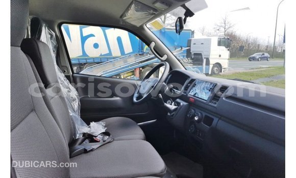 Sayi Imported Toyota Hiace White Mota in Import - Dubai a Benin Sayi Imported Toyota Hiace White Mota in Import - Dubai a Benin