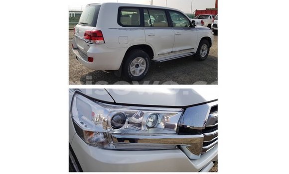 Acheter Import Voiture Toyota Land Cruiser Blanc à Import - Dubai, Benin Acheter Import Voiture Toyota Land Cruiser Blanc à Import - Dubai, Benin