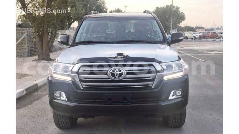Big with watermark toyota land cruiser benin import dubai 7768