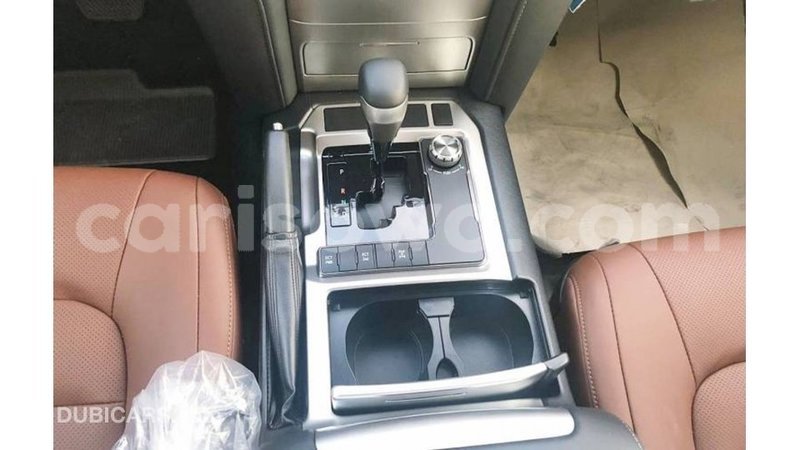 Big with watermark toyota land cruiser benin import dubai 7768