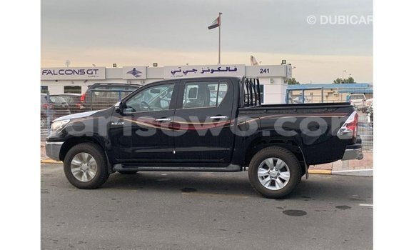 Sayi Imported Toyota Hilux Black Mota in Import - Dubai a Benin Sayi Imported Toyota Hilux Black Mota in Import - Dubai a Benin