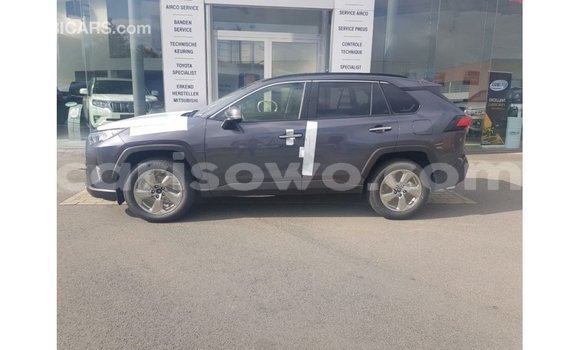 Acheter Import Utilitaire Toyota HiAce Autre à Import - Dubai, Benin Acheter Import Utilitaire Toyota HiAce Autre à Import - Dubai, Benin