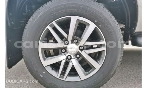 Sayi Imported Toyota Hilux Sauran Mota in Import - Dubai a Benin Sayi Imported Toyota Hilux Sauran Mota in Import - Dubai a Benin