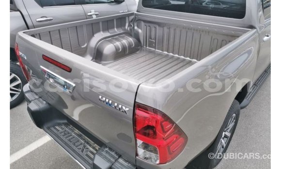 Sayi Imported Toyota Hilux Sauran Mota in Import - Dubai a Benin Sayi Imported Toyota Hilux Sauran Mota in Import - Dubai a Benin