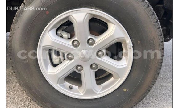 Acheter Import Voiture Mitsubishi L200 Marron à Import - Dubai, Benin Acheter Import Voiture Mitsubishi L200 Marron à Import - Dubai, Benin